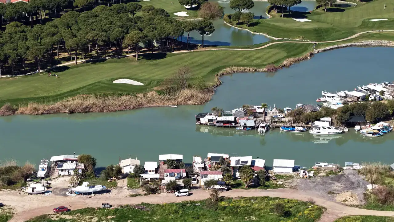 Acısu Nehri Kıyısında 300 Kaçak Konteyner İçin Yıkım Kararı 5